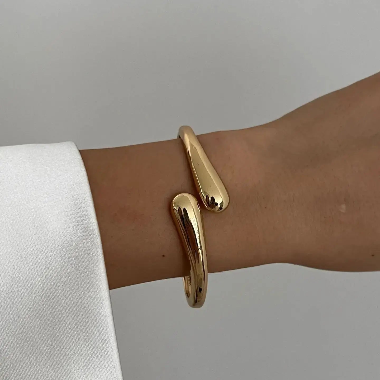 Gold Silver Color Geometric

 Women Bracelet