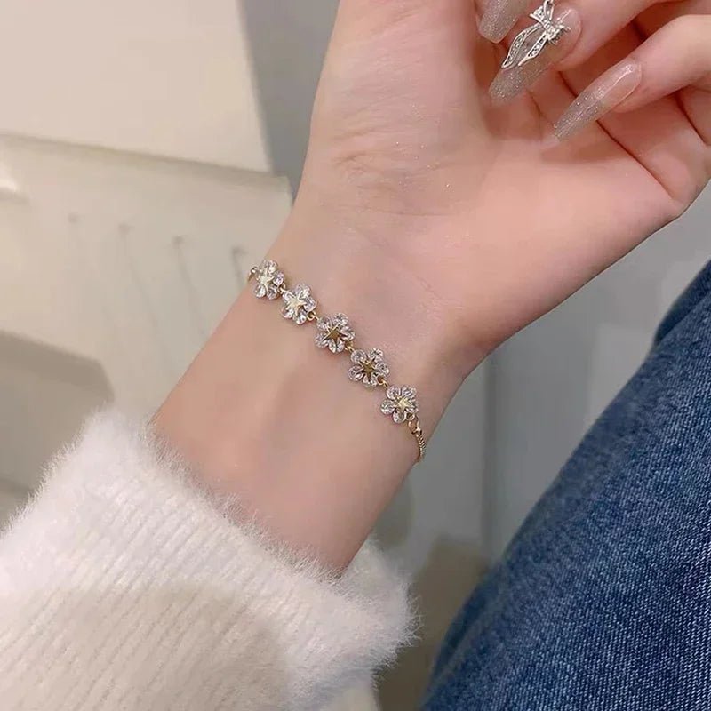 Exquisite Rhinestone Bracelet Ladies Gold Color