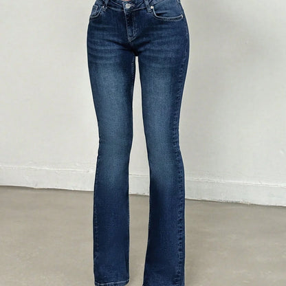 Fashion women's hip-lifting flared jeans