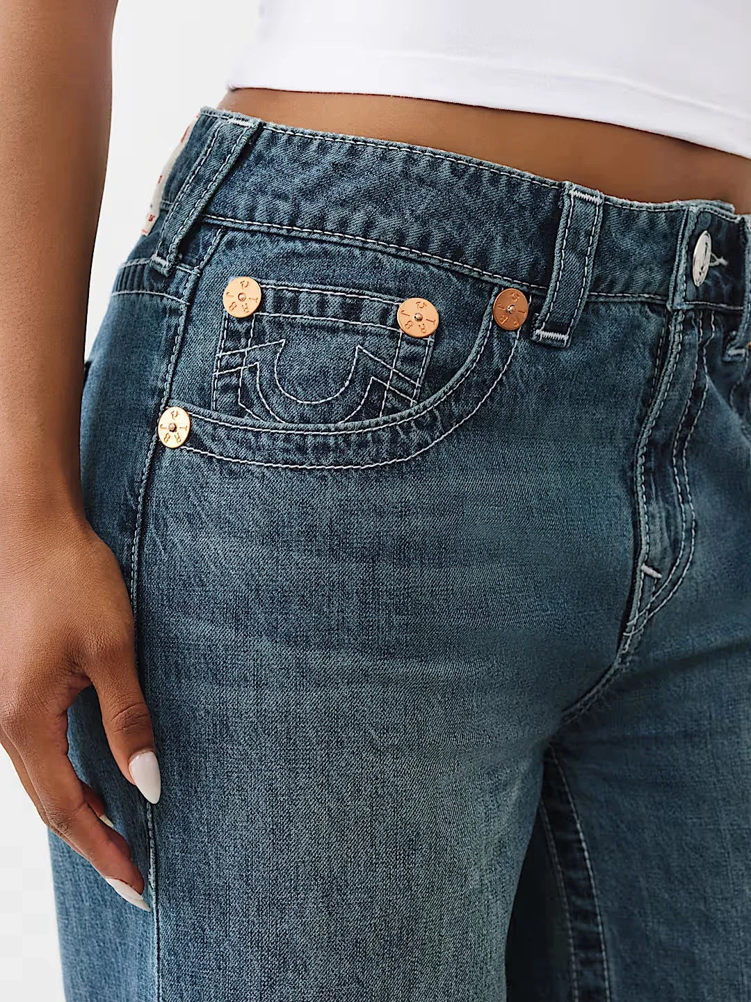 Embroidery Blue Wash Straight Jeans